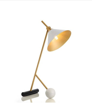 Lampada da Comodino Nordica - Modernità e Creatività per la Tua Camera
