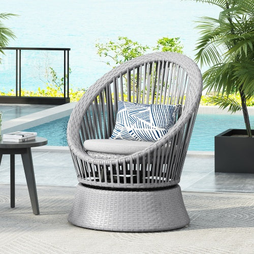 Eleganza e Comfort con Poltrona in Rattan Grigio