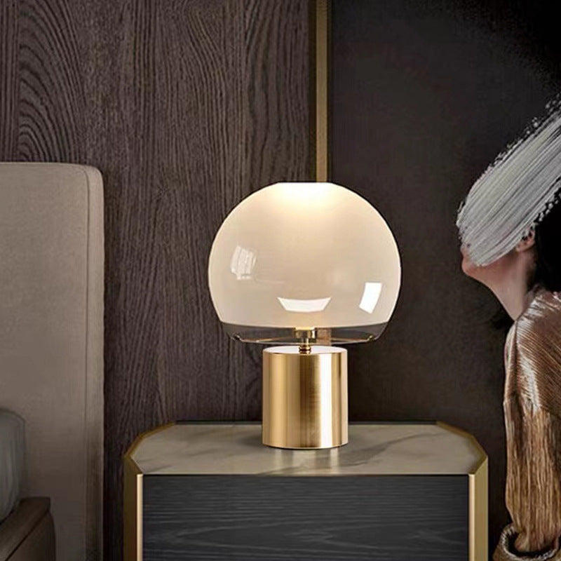 Elegance Luminosa - Lampada da Comodino Personalizzata