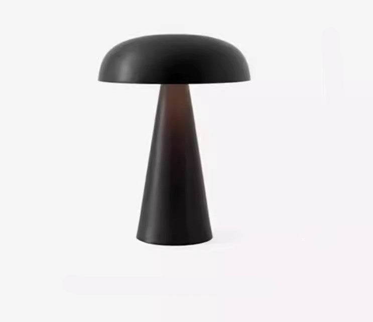 Lampada da Tavolo Retrò Ricaricabile - Stile Europeo e Funzionalità Moderna