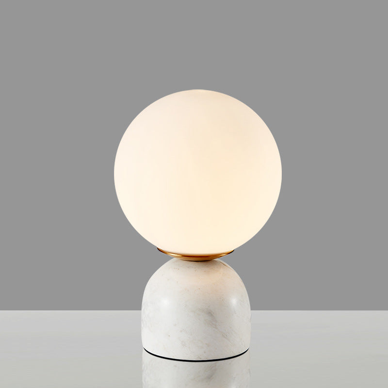Eleganza in Vetro: La Lampada Perfetta per Ogni Ambiente