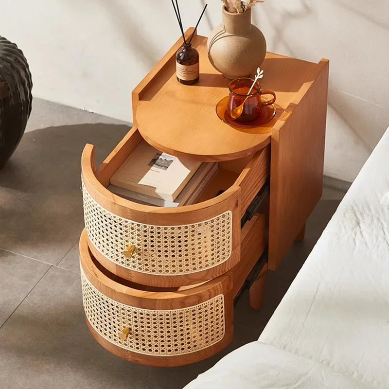 Armadietto in Stile Giapponese in Rattan e Legno Massello: Eleganza Naturale per la Tua Casa