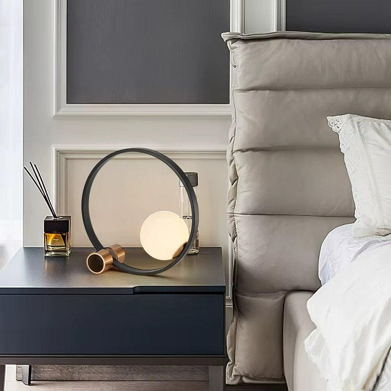 Lampada da Comodino Nordica - Modernità e Creatività per la Tua Camera