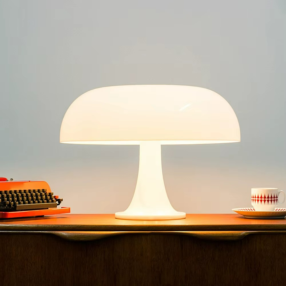 Luce Elegante da Tavolo - Stile Moderno con Paralume in Tessuto