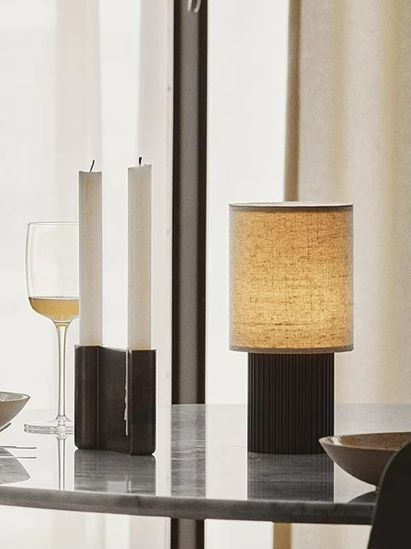 Lampada da Tavolo Ricaricabile Nordica - Atmosfera ed Eleganza Portatile