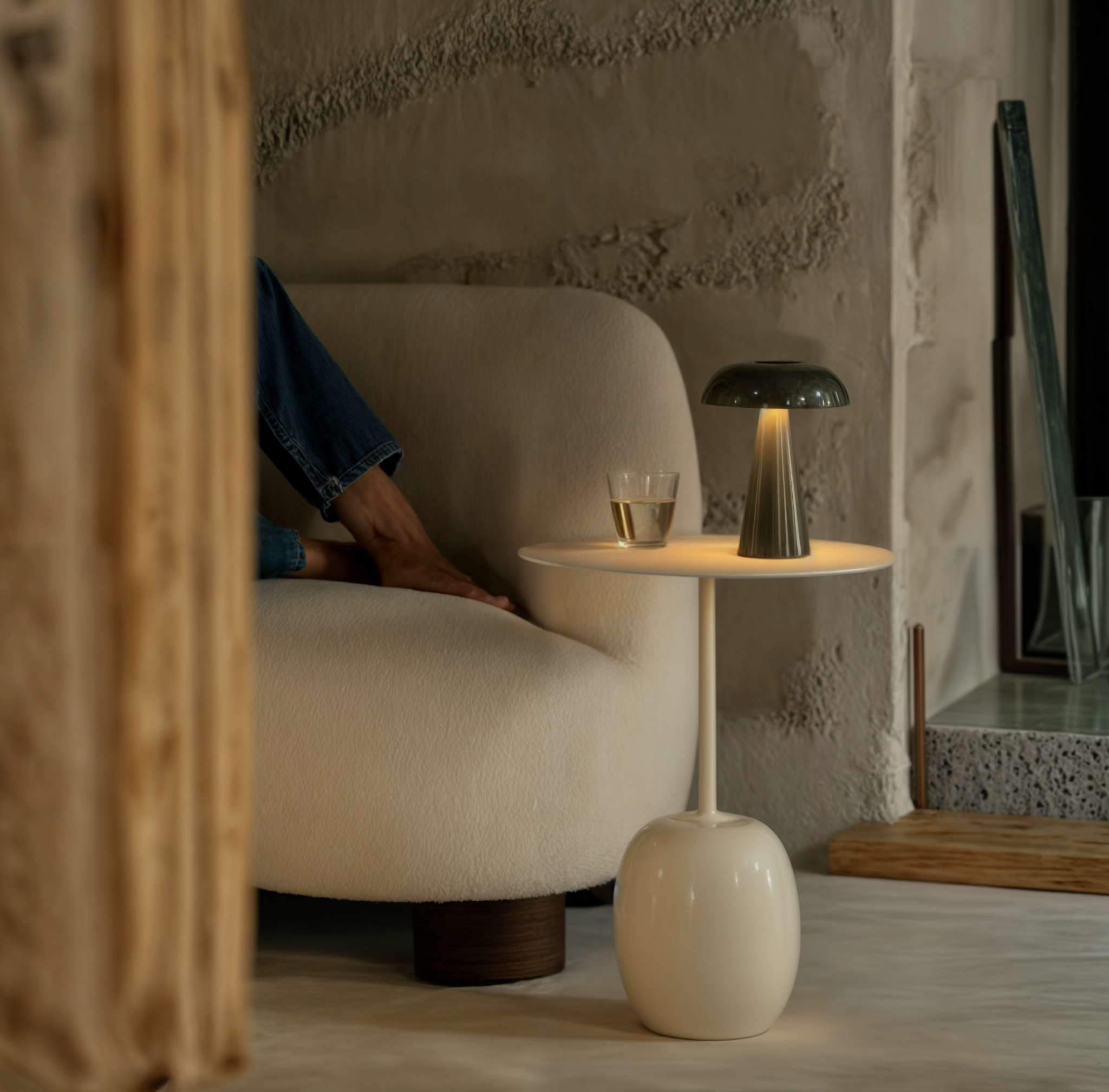 Lampada da Tavolo Retrò Ricaricabile - Stile Europeo e Funzionalità Moderna