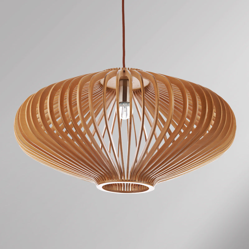 Lampadario in Legno Nordico - Eleganza Naturale per un Ambiente Accogliente