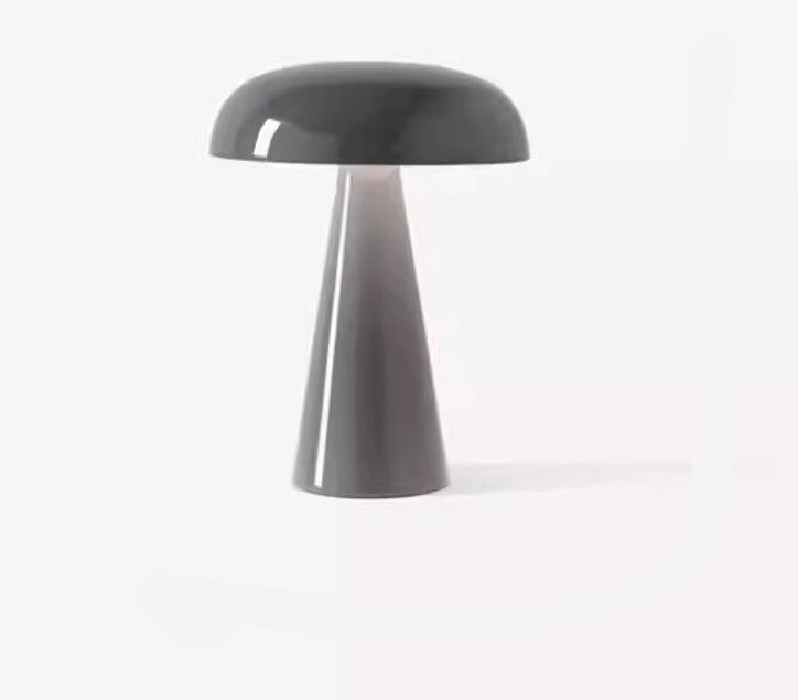 Lampada da Tavolo Retrò Ricaricabile - Stile Europeo e Funzionalità Moderna