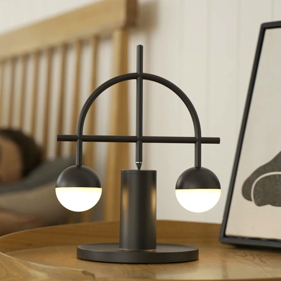 Luce Notturna Soffusa - Lampada da Comodino con Design Moderno